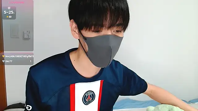 Snapshot of itsme_LEON chatting on 03-21-25, 01:12 itsme LEON online show from 03-21-25, 01:12