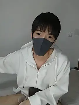 Snapshot of itsme_LEON chatting on 02-02-25, 01:08 itsme LEON online show from 02-02-25, 01:08