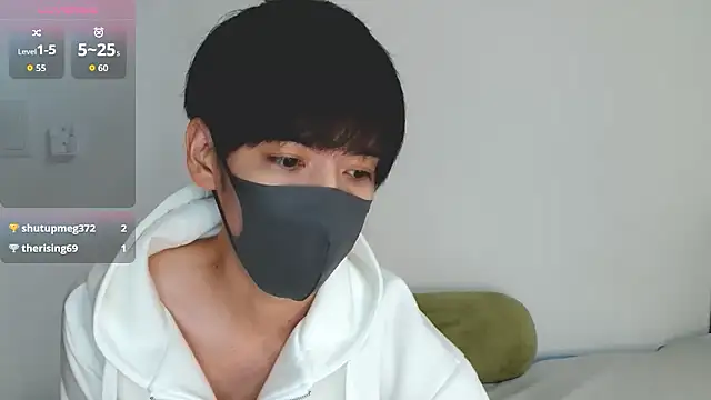 Snapshot of itsme_LEON chatting on 09-20-25, 01:16 itsme LEON online show from 09-20-25, 01:16