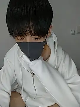 Snapshot of itsme_LEON chatting on 12-22-24, 01:11 itsme LEON online show from 12-22-24, 01:11