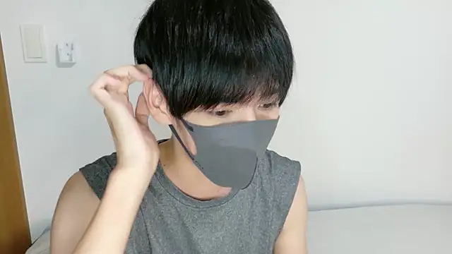 Snapshot of itsme_LEON chatting on 10-08-25, 01:34 itsme LEON online show from 10-08-25, 01:34