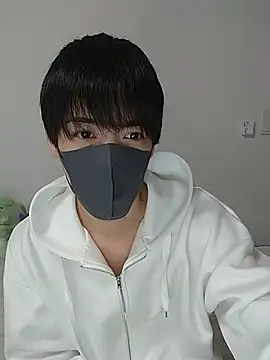 Snapshot of itsme_LEON chatting on 02-25-25, 01:21 itsme LEON online show from 02-25-25, 01:21