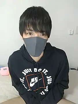 Snapshot of itsme_LEON chatting on 03-03-25, 01:01 itsme LEON online show from 03-03-25, 01:01