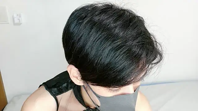 Snapshot of itsme_LEON chatting on 10-28-25, 12:59 itsme LEON online show from 10-28-25, 12:59