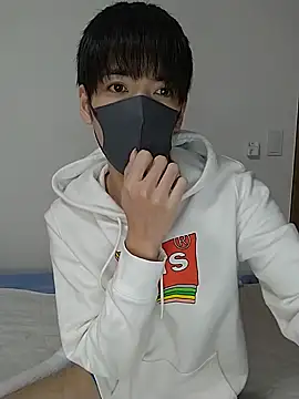 Snapshot of itsme_LEON chatting on 12-27-24, 01:28 itsme LEON online show from 12-27-24, 01:28