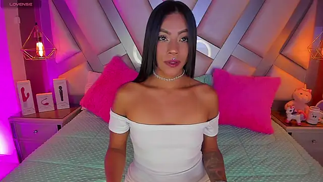 Snapshot of Amber_villalobos_ chatting on 01-17-26, 12:48 Amber villalobos online show from 01-17-26, 12:48