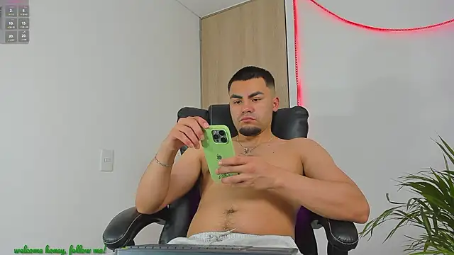 Snapshot of kalivan_voinesscu chatting on 03-24-26, 06:13 kalivan voinesscu online show from 03-24-26, 06:13