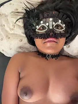 Bella Luna18 online show from 12-16-25, 07:07