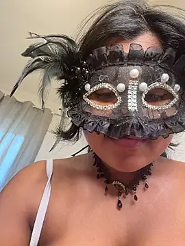 Bella Luna18 online show from 03-25-26, 04:39