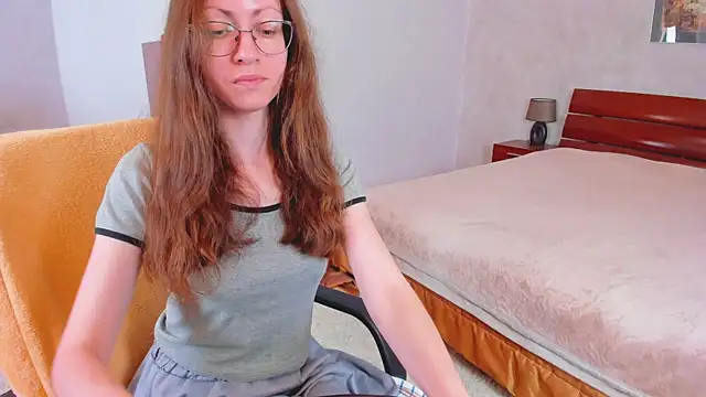 Pantyhose Mila online show from 06-10-26, 08:10