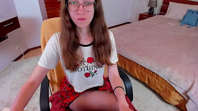 Pantyhose Mila online show from 07-12-26, 08:20