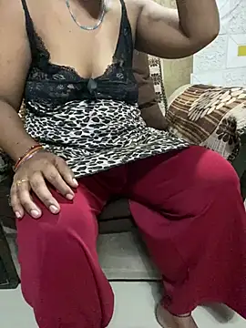 Snapshot of Tameesh_sexy_mistress chatting on 07-17-26, 04:53 Tameesh sexy mistress online show from 07-17-26, 04:53