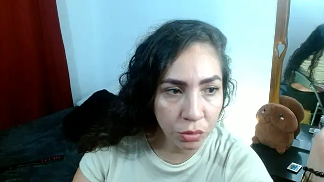 Snapshot of naihroby chatting on 03-08-25, 04:23 naihroby online show from 03-08-25, 04:23