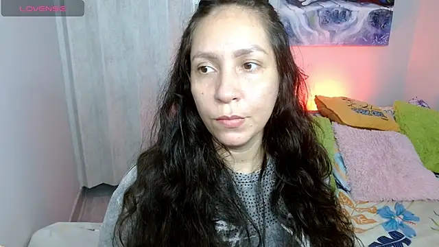 Snapshot of naihroby chatting on 10-13-25, 04:58 naihroby online show from 10-13-25, 04:58