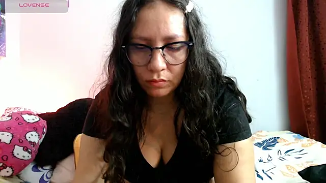 Snapshot of naihroby chatting on 10-20-25, 03:52 naihroby online show from 10-20-25, 03:52
