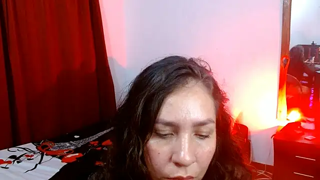 Snapshot of naihroby chatting on 02-17-25, 06:31 naihroby online show from 02-17-25, 06:31