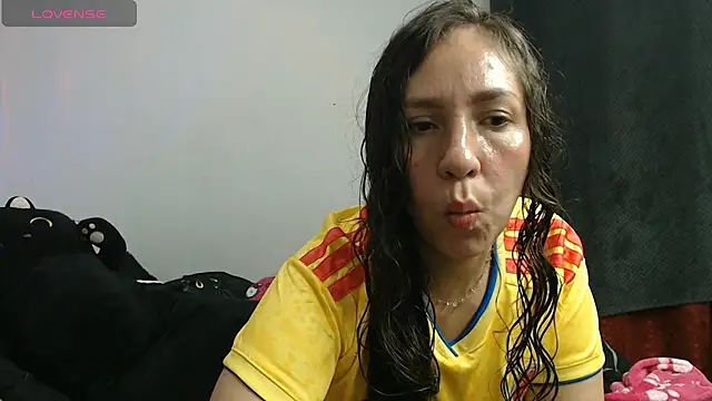 Snapshot of naihroby chatting on 07-04-26, 02:07 naihroby online show from 07-04-26, 02:07