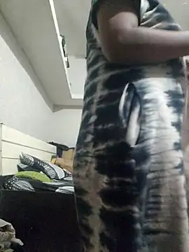 Snapshot of Priya_Strip chatting on 11-01-25, 11:37 Priya Strip online show from 11-01-25, 11:37