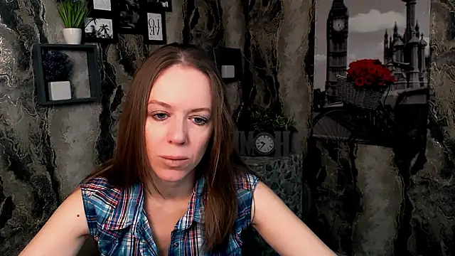 GloriaSi  online show from 12-22-25, 05:29