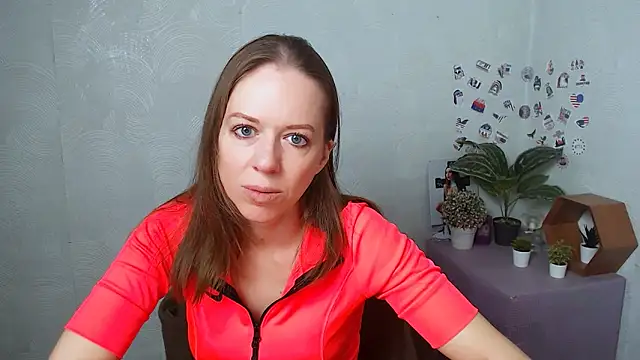 GloriaSi  online show from 11-16-25, 05:17