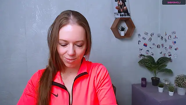 GloriaSi  online show from 10-28-25, 06:34