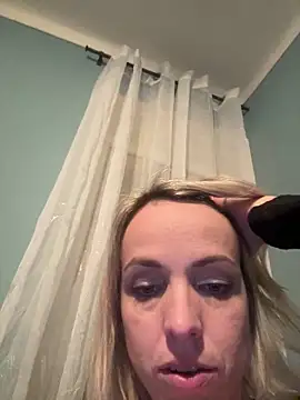Snapshot of Annelibre chatting on 03-20-25, 08:40 Annelibre online show from 03-20-25, 08:40