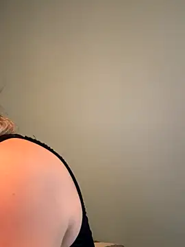 Snapshot of Annelibre chatting on 10-04-25, 05:53 Annelibre online show from 10-04-25, 05:53