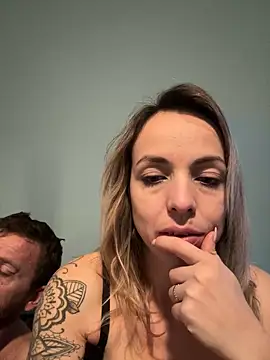 Snapshot of Annelibre chatting on 02-08-25, 06:33 Annelibre online show from 02-08-25, 06:33
