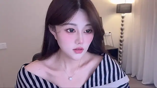 Strawberrybabyy1 online show from 11-04-25, 03:16