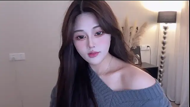 Strawberrybabyy1 online show from 12-17-25, 04:12