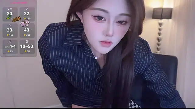 Strawberrybabyy1 online show from 01-10-26, 03:40