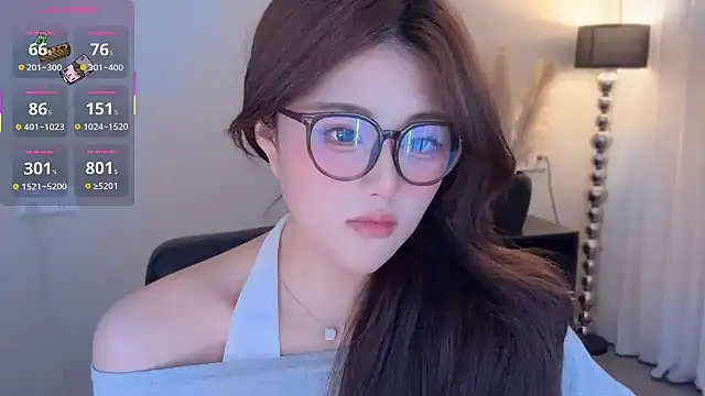 Strawberrybabyy1 online show from 10-27-25, 03:13