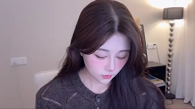 Strawberrybabyy1 online show from 11-02-25, 12:54