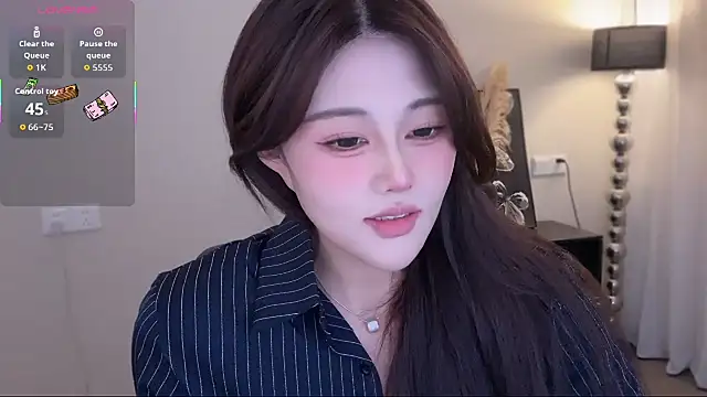 Strawberrybabyy1 online show from 11-06-25, 03:49