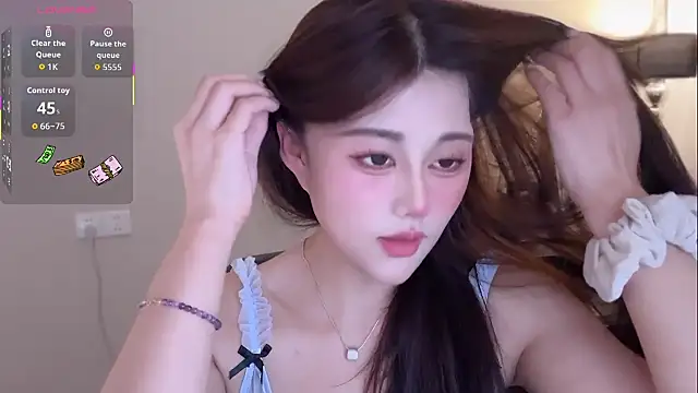 Strawberrybabyy1 online show from 11-09-25, 02:43