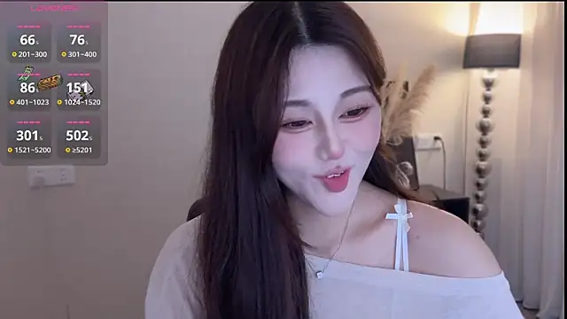 Strawberrybabyy1 online show from 12-18-25, 08:45