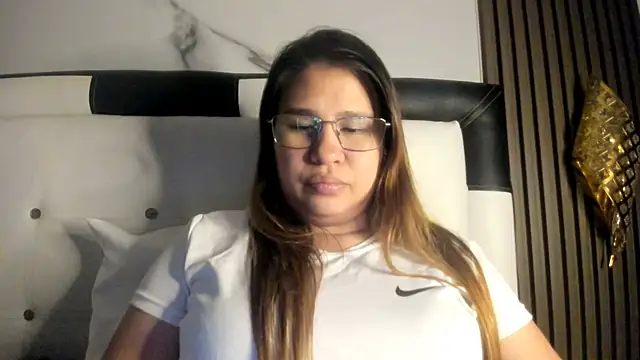 Snapshot of meichang452 chatting on 05-25-26, 04:23 meichang452 online show from 05-25-26, 04:23