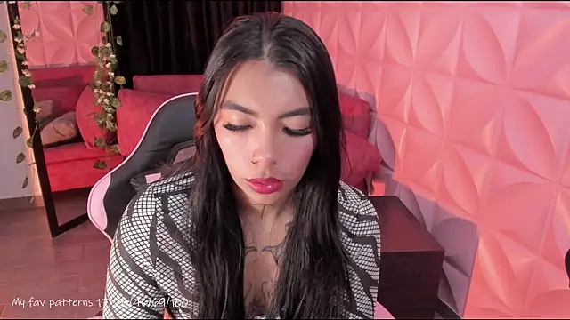 NattGomez online show from 06-25-26, 01:36