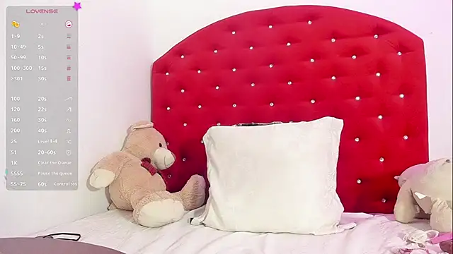 Snapshot of brittany_williams_ chatting on 03-19-25, 03:19 brittany williams online show from 03-19-25, 03:19