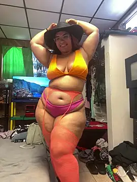 munchbutt28 online show from 06-16-26, 04:18