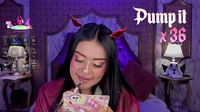 SoffiQueen online show from 04-11-26, 01:37