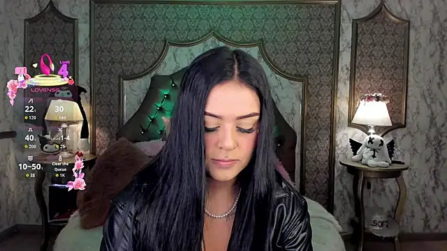 SoffiQueen online show from 06-01-26, 02:06