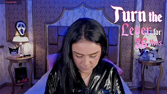 SoffiQueen online show from 10-30-25, 06:38