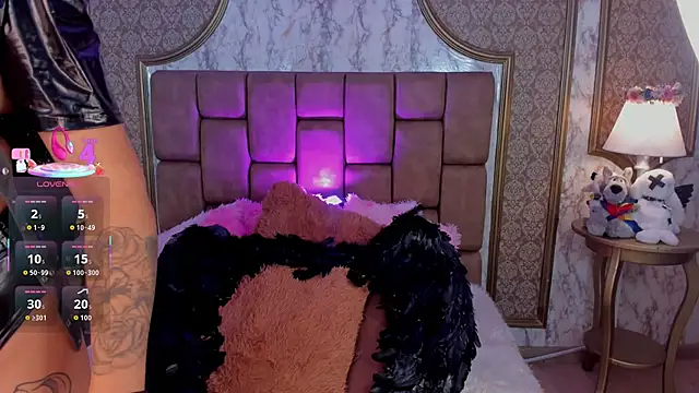 SoffiQueen online show from 10-10-25, 03:46