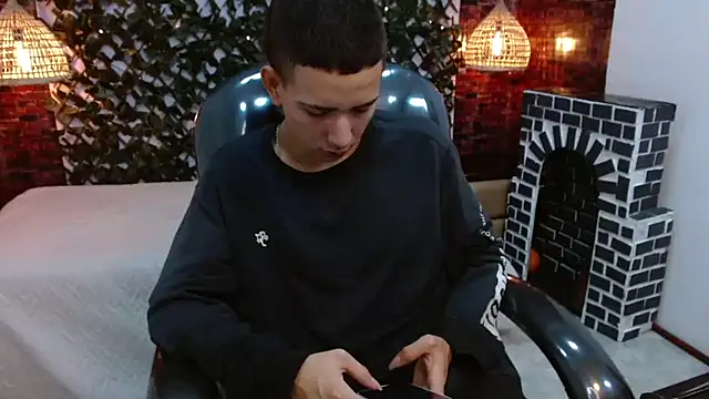 Snapshot of JackSwan18 chatting on 12-03-24, 12:44 JackSwan18 online show from 12-03-24, 12:44