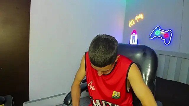 Snapshot of JackSwan18 chatting on 09-25-25, 08:59 JackSwan18 online show from 09-25-25, 08:59