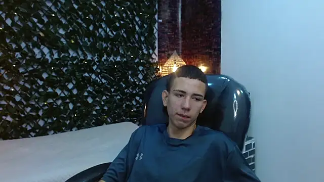 Snapshot of JackSwan18 chatting on 12-02-24, 01:30 JackSwan18 online show from 12-02-24, 01:30