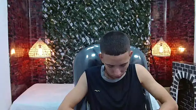 Snapshot of JackSwan18 chatting on 12-23-24, 01:45 JackSwan18 online show from 12-23-24, 01:45