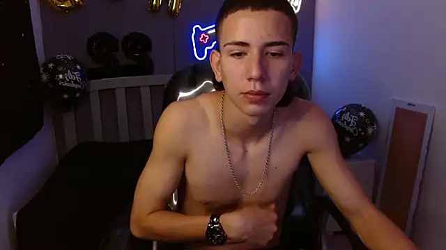 Snapshot of JackSwan18 chatting on 01-04-25, 01:10 JackSwan18 online show from 01-04-25, 01:10