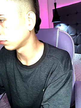 Snapshot of JackSwan18 chatting on 10-08-25, 12:34 JackSwan18 online show from 10-08-25, 12:34